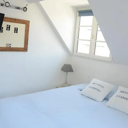 Semesterbostad La Maison Bleue *